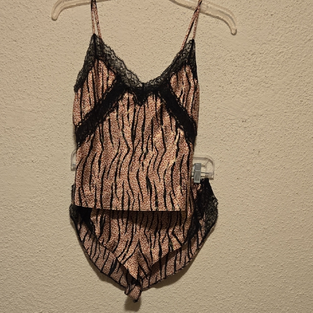 B17 Victoria's Secret Black and Pink Lace Cami And Shorts Sz Xs